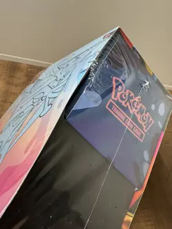 Chaos Rising Pokemon Center exclusive Elite Trainer Box ETB (Small Tear) - Image 2
