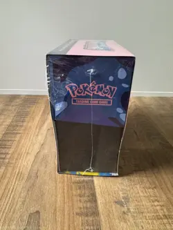 Chaos Rising Pokemon Center exclusive Elite Trainer Box ETB (Small Tear) - Image 4