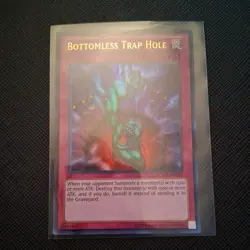 Bottomless Trap Hole LCYW-EN181 Legendary Collection 3: Yugi's World NM Foil - Image 1
