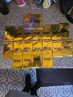 Yu-Gi-Oh The Movie! 2004 Gold Promo - 20 Sealed Packs Yugioh - Image 1