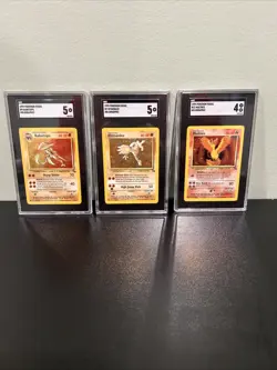 Pokemon Fossil Holo Lot 3 Cards Moltres Hitmonlee And Kabutops Graded SGC - Image 1
