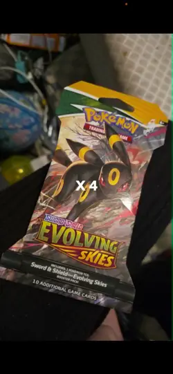 Pokemon TCG Sword & Shield Evolving Skies Booster Pack - 178-80878 - Image 1