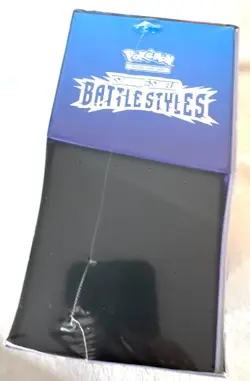 Pokemon TCG Battle Styles - Elite Trainer Box Rapid Strike Urshifu Art (Blue) - Image 4
