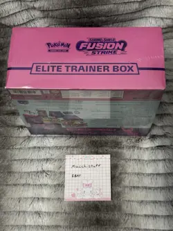 Nintendo Pokemon TCG: Sword & Shield Fusion Strike Elite Trainer Box - Image 5
