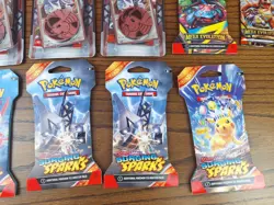 Mixed lot of 15 Pokemon TCG Booster packs Sealed - Image 4