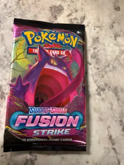 Pokemon TCG Fusion Strike Booster Pack - 10 Cards - Image 1