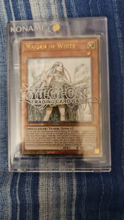 Yugioh Maiden of White SDWD-EN041 Quarter Century Secret Rare 1st Ed Near Mint - Image 1