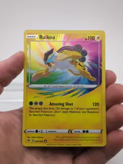 Pokemon Raikou Amazing Rare Holo 050/185 Swsh04 Vivid Voltage Amazing Shot 120 - Image 1
