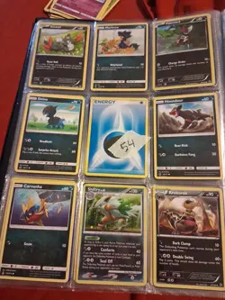 Pokemon TCG Mixed Card Lot Of 9, Shiftry Holo, Sneasel, Deino Murkrow, Krokorok - Image 1