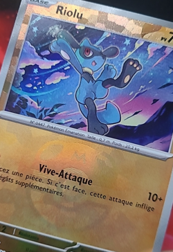 Pokemon Riolu 050/131 Masterball Evolutions Prismatiques 8.5 - Francais Fr - Image 3