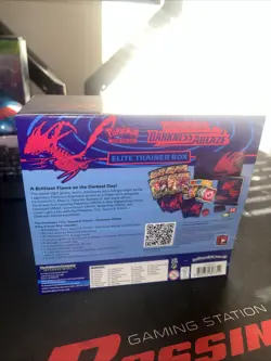 Pokemon TCG Sword & Shield Darkness Ablaze Elite Trainer Box ETB FACTORY SEALED - Image 3