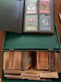 yugioh yu gi oh collection binder 1k cards binder mostly all holos vintage! - Image 1