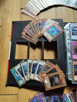 Riesige Yu-Gi-Oh Oldschool Karten Sammlung Uber 12 KG Karten Und Uber 400 Holos - Image 5