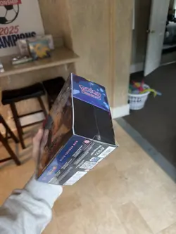 Pokemon Mega Evolution: Chaos Rising Elite Trainer Box English 1 Box - Image 2