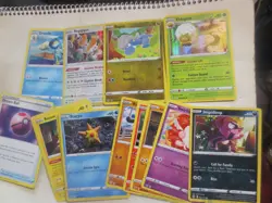 Lot of 300 Pokemon Cards 2020 - 2022 with 35 Foil Holo cards Pikachu - Image 5