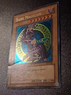 Yu-Gi-Oh Dark Magician SDY Unlimited Creased - Image 3