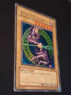Yu-Gi-Oh Dark Magician SDY Unlimited Creased - Image 4