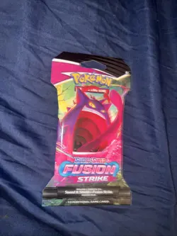 Pokemon TCG Sword & Shield 08 Fusion Strike Sleeved Booster Pack 820650809170 - Image 2