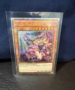 2025 YU-GI-OH! RA04-QUARTER CENTURY STAMPEDE #EN107 DARK MAGICIAN GIRL - Image 1