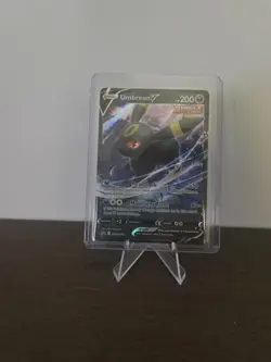 Umbreon V - SWSH203 - SWSH: Sword & Shield Black Star Promo Card - Image 1