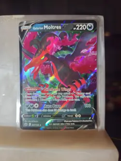 Galarian Moltres V 097/198 Holo Rare V Chilling Reign Pokemon NM - Image 1