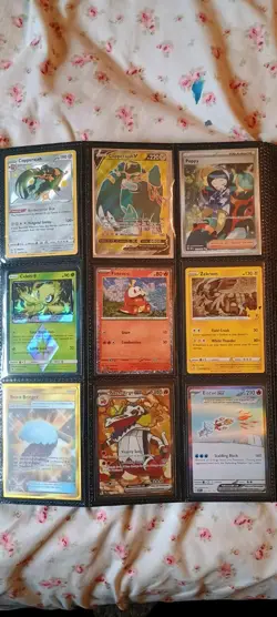 Pokemon Cards Collection Binder Gold, Rainbow, Full Art - Image 1
