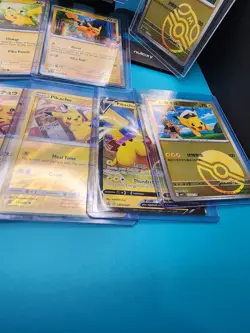 Pokemon 21 Pikachu card LOT - no dupes - Image 4