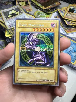 2002 DDS-002 Yugioh Dark Duel Stories Promo Dark Magician Prismatic Secret Rare - Image 3