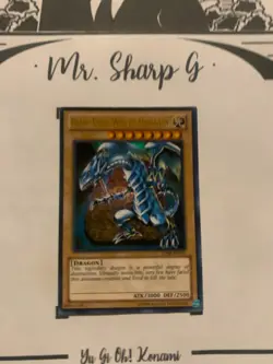 BLUE-EYES WHITE DRAGON - SDBE-EN01 ENGLISH Yu-Gi-Oh! CARD ULTRA RARE HOLO KONAMI - Image 2