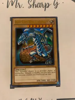 BLUE-EYES WHITE DRAGON - SDBE-EN01 ENGLISH Yu-Gi-Oh! CARD ULTRA RARE HOLO KONAMI - Image 4