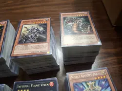 Huge Yugioh Lot 800+ Cards Total, 200+ Super Rare And 200+ Rares - Image 3