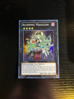 Alchemic Magician REDU-EN047 Return of the Duelist 1st Edition Lightly Played - Image 1