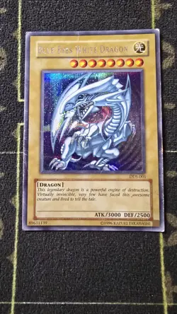 Yu-Gi-Oh! Blue Eyes White Dragon (Dark Duel Stories) DDS-001 Prismatic Secret - Image 1