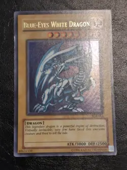 Yu-Gi-Oh! ULTRA RARE CARD BLUE-EYES WHITE DRAGON SDK-001 1996 VINTAGE PRINT LP - Image 1
