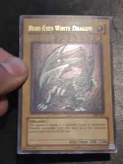 Yu-Gi-Oh! ULTRA RARE CARD BLUE-EYES WHITE DRAGON SDK-001 1996 VINTAGE PRINT LP - Image 2