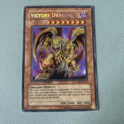 Victory Dragon - Yu-Gi-Oh! JUMP-ENO11 Super Rare Limited Edition LP - Image 1