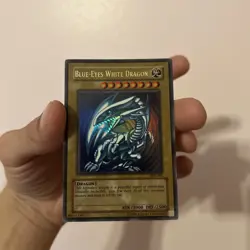 Blue-Eyes White Dragon SDK-001 Ultra Rare Holo Unlimited - Image 1