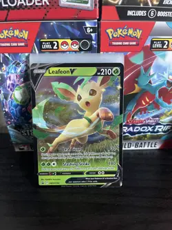 Leafeon V SWSH194 SWSH: Sword & Shield Promo Cards Holo - Image 1