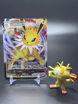 Jolteon VMAX 051/203 Pokemon SWSH07: Evolving Skies Holo - NM - Image 1