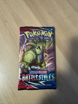 POKEMON TCG: SWORD AND SHIELD BATTLE STYLES SLEEVED BOOSTER PACK 1 Pack - Image 1