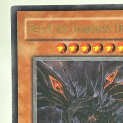 Red-Eyes Darkness Dragon SD1-EN001 1st Edition Ultra Rare Gold Lettering - Image 2