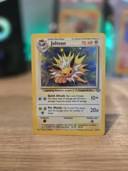 Pokemon Jolteon Holo 4/64 Jungle Set Ungraded - Image 1