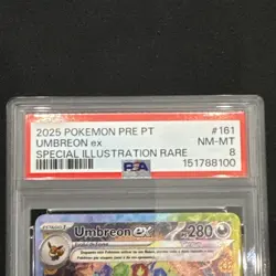 2025 Umbreon 161/131 POKEMON PORTUGUESE PRE PT-PRISMATIC EVOLUTIONS PSA 8 - Image 2
