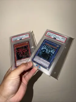 2013-2018 YU-GI-OH! LEGEND COLL GAMEBOARD ED #EN002 Slifer & Obelisk PSA 8 - Image 3