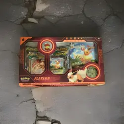 ‼Pokemon TCG Flareon VMAX Premium Collection Box New Factory Sealed RARE 820650101618 - Image 1