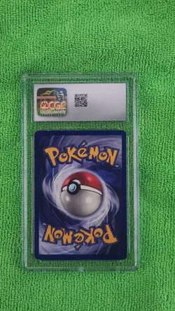 Venomoth. Pokemon (1999). Jungle - 13/64. Holo style. CGC graded 6. - Image 2