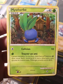 Oddish 60/90 HS Undaunted 2010 French NM Non-Holo Pokemon TCG - Image 1