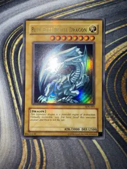 Blue-Eyes White Dragon, Ultra Rare (SDK-001), Unlimited, Near Mint - Image 1