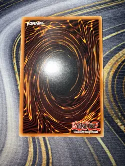 Blue-Eyes White Dragon, Ultra Rare (SDK-001), Unlimited, Near Mint - Image 2