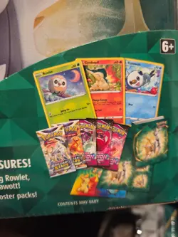 Pokemon TCG Collector Chest Spring 2022 Sword & Shield packs - Image 2